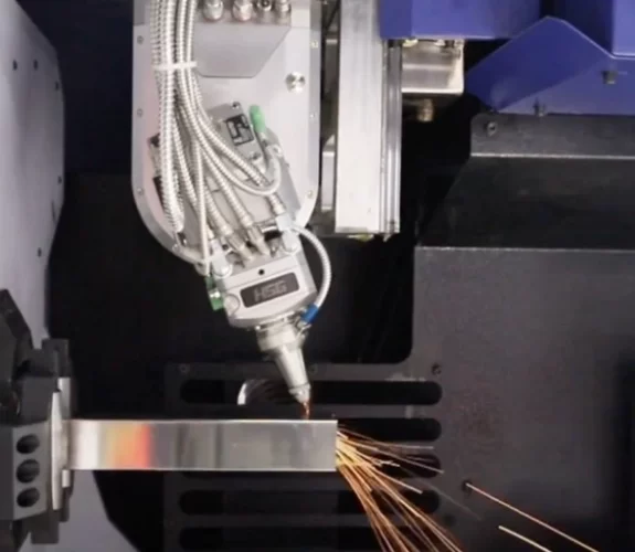 9 Máquina de Corte Tubo Laser